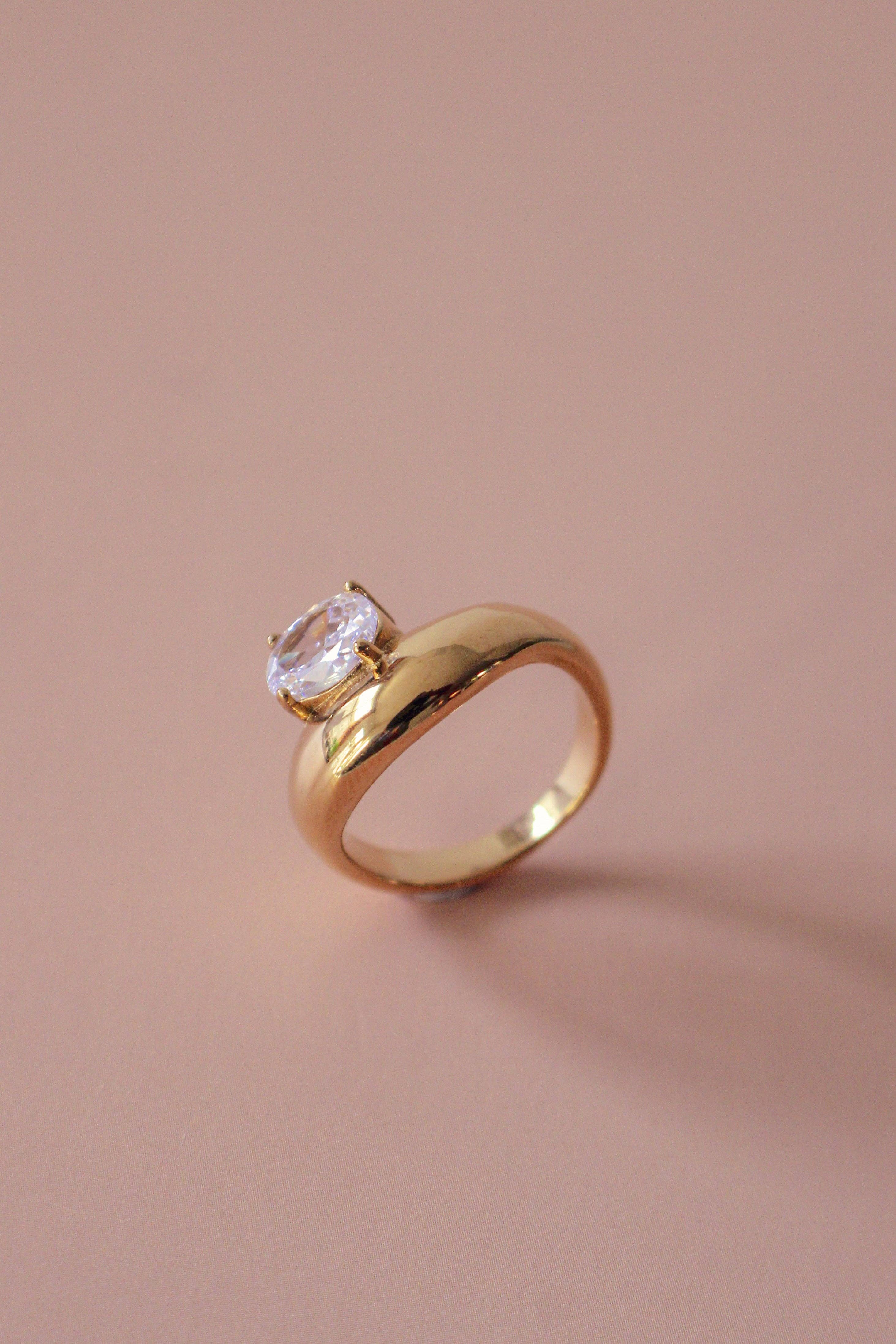 Laour Round Ring