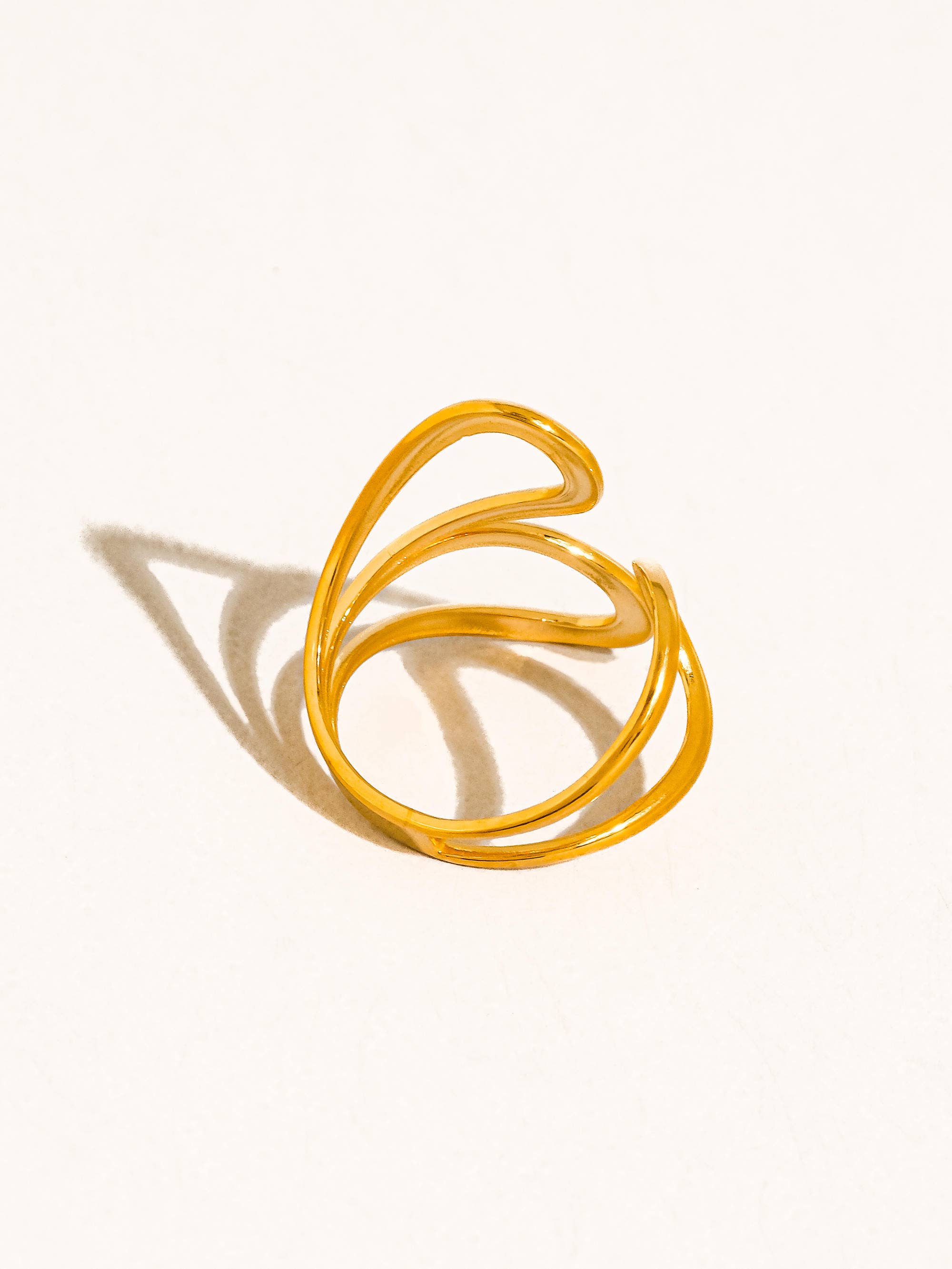 Parvella Ring