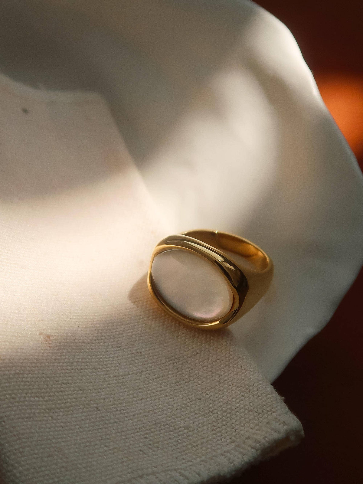 Oakmere 18K Gold Non-Tarnish Statement Shell Ring - Proper