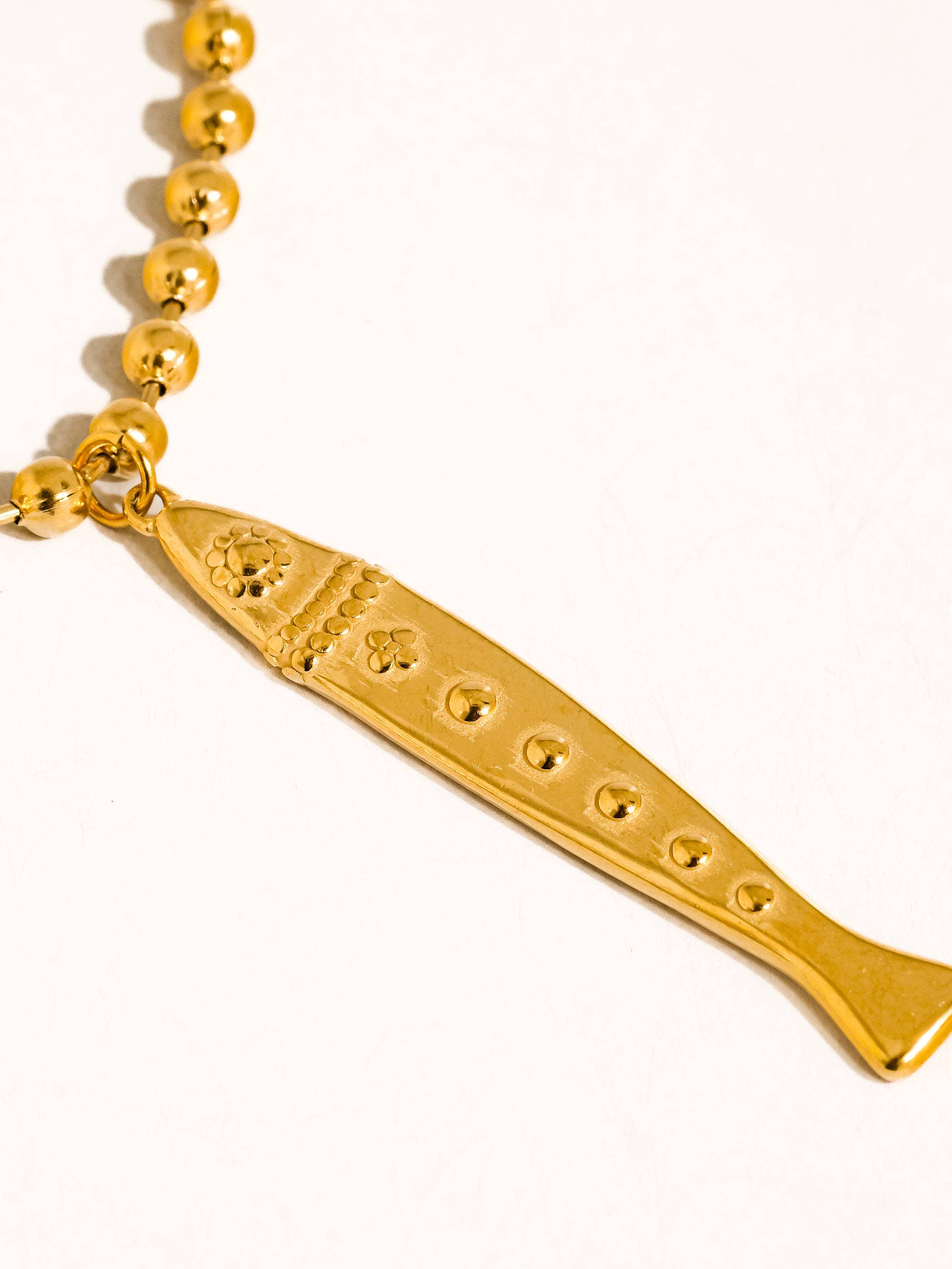 Bellisse 18K Gold Non-Tarnish Vintage Fish Necklace - Proper