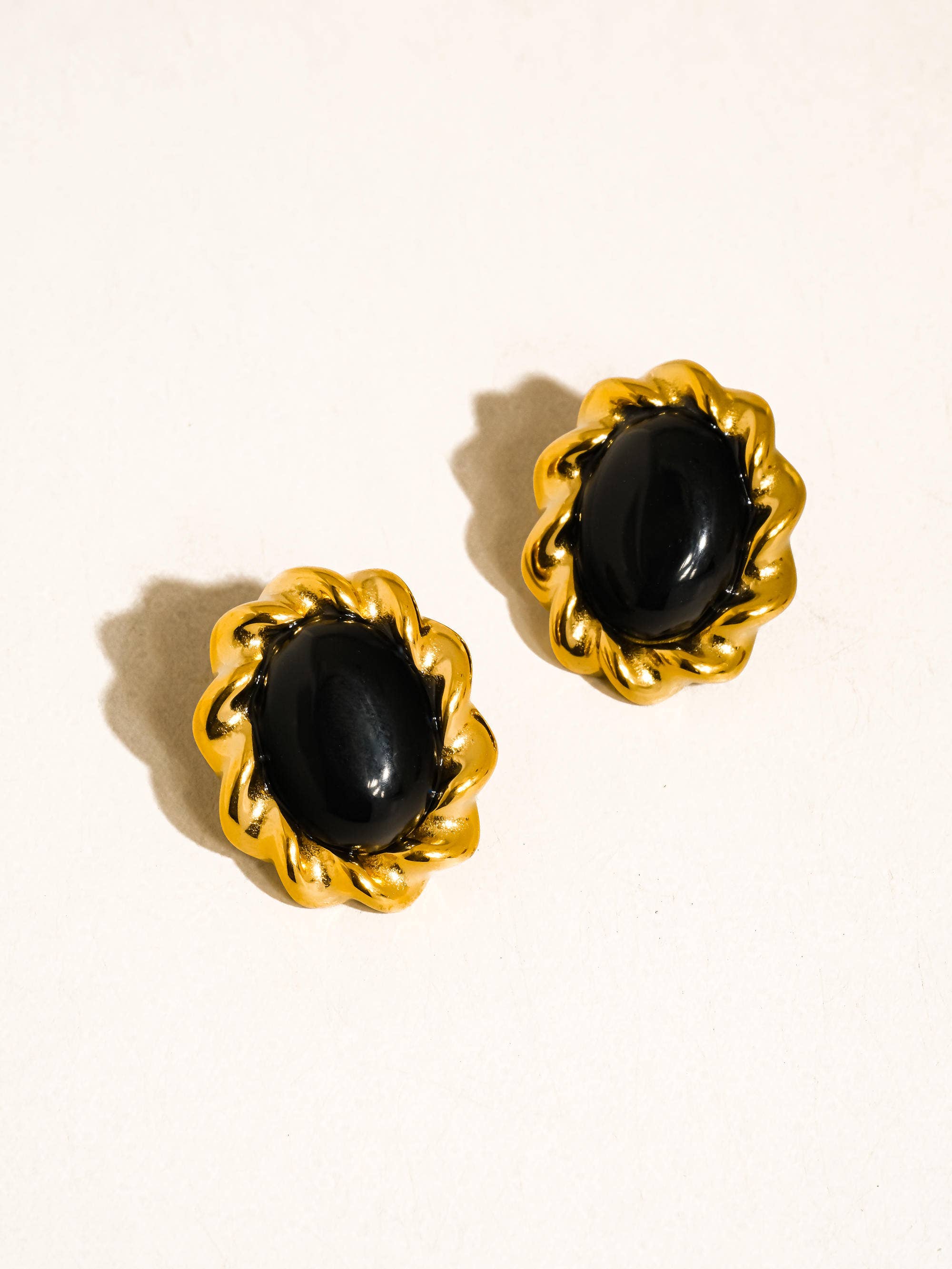 Eulie Oval Earring
