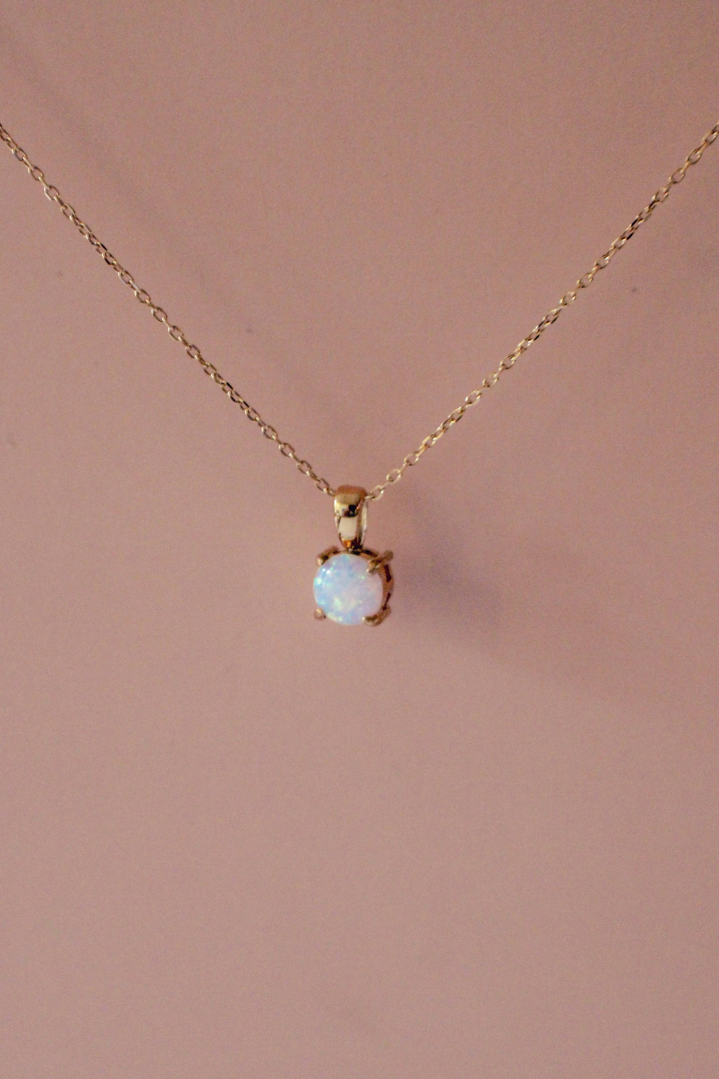 Saelli Necklace