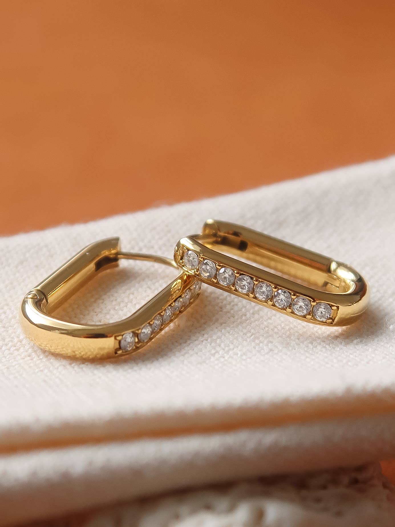 Marze Oval Huggie Earrings