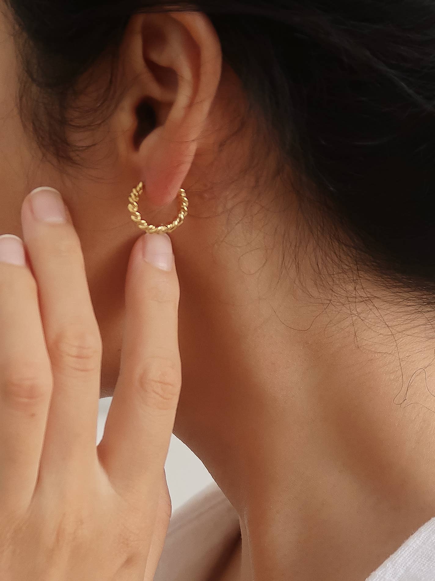 Cere Twisted Hoop Earrings