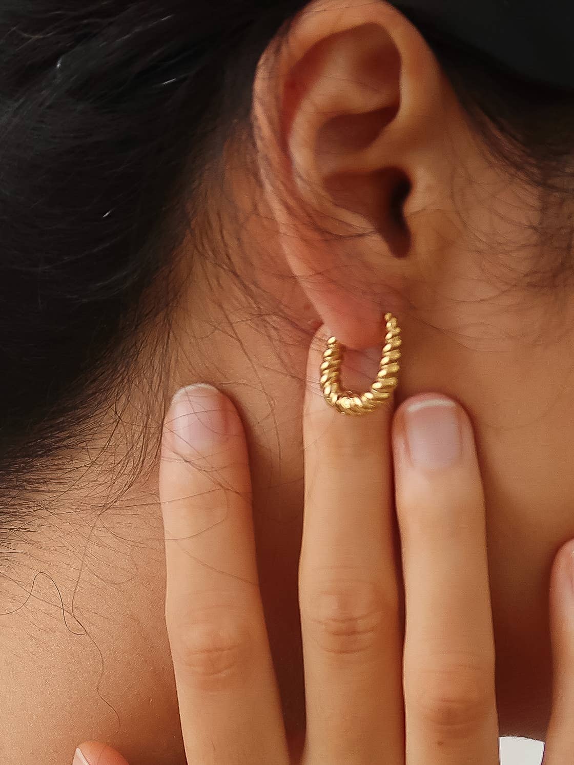 Cere Twisted Hoop Earrings