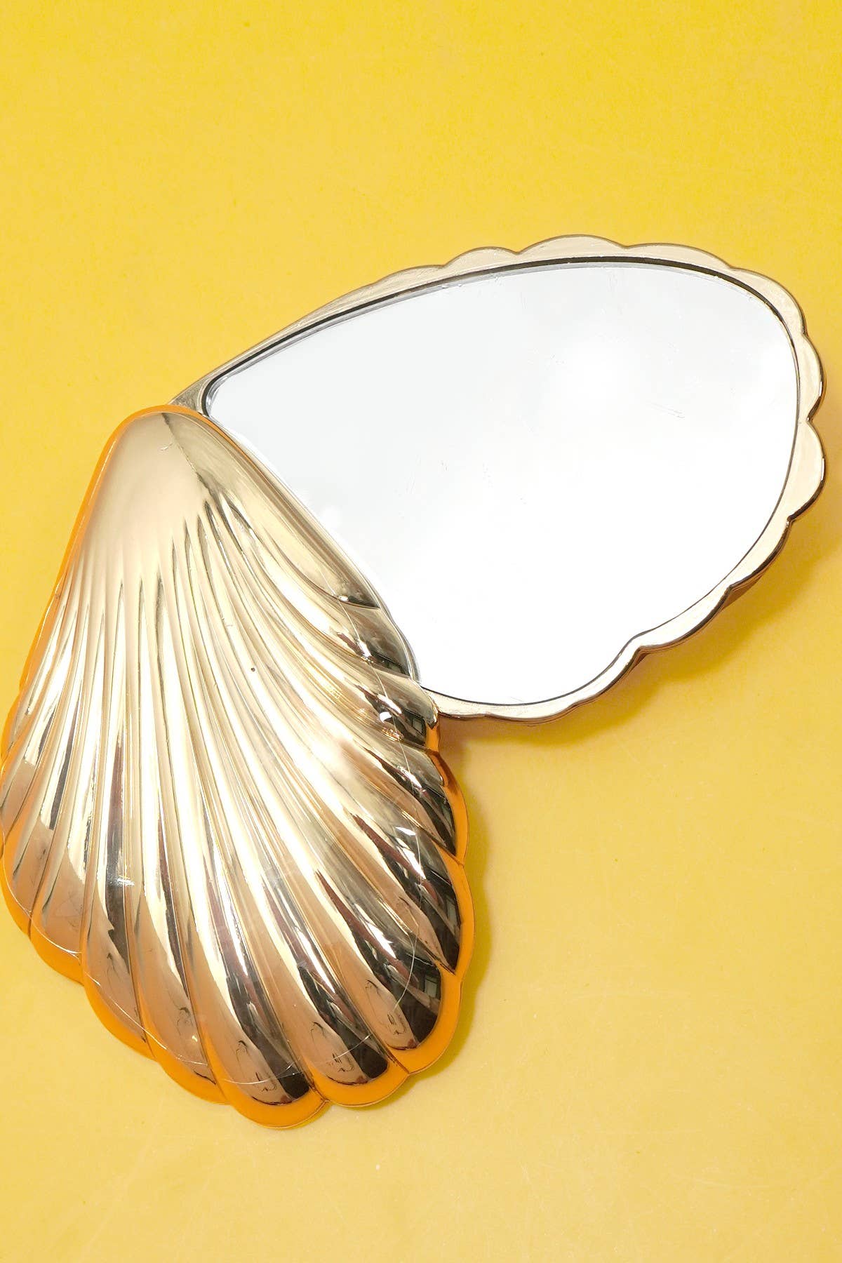 Shell Compact Mirror