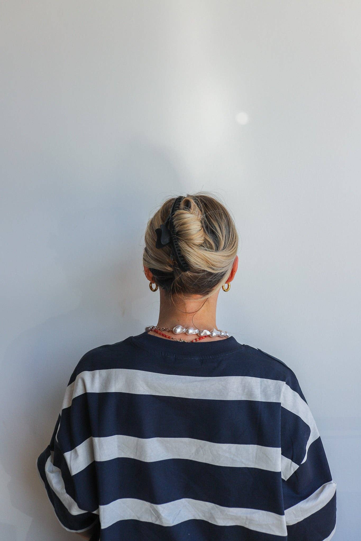 Kaxi Wavy Hold Everything Claw Clip - Proper