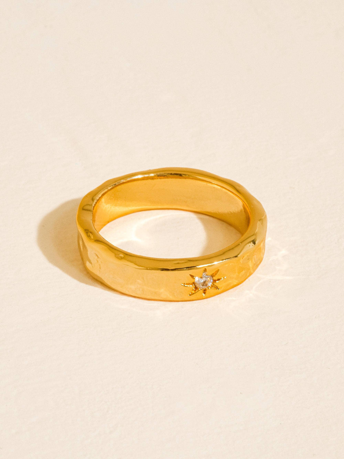 Naia Ring