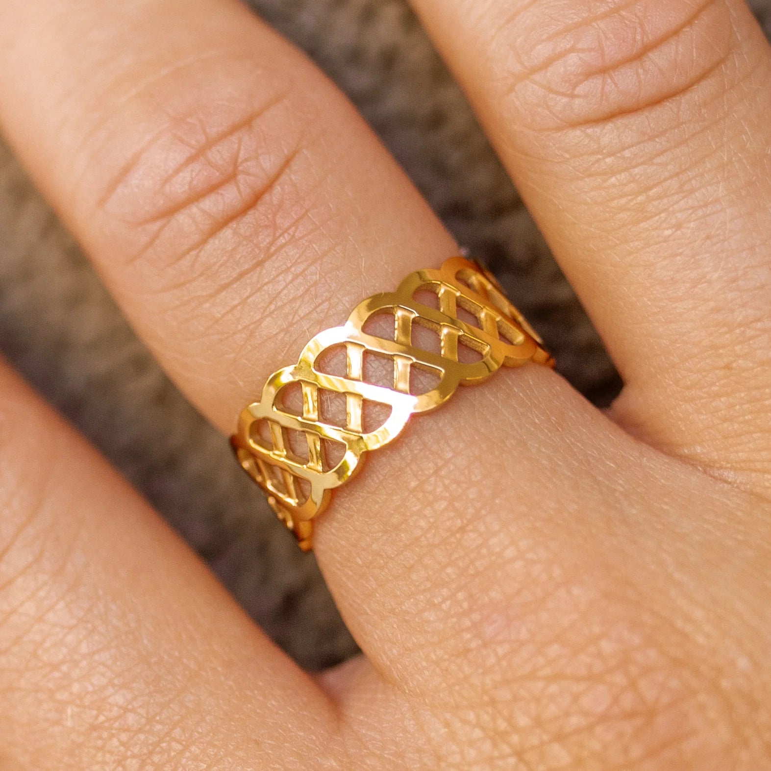 Amora Ring