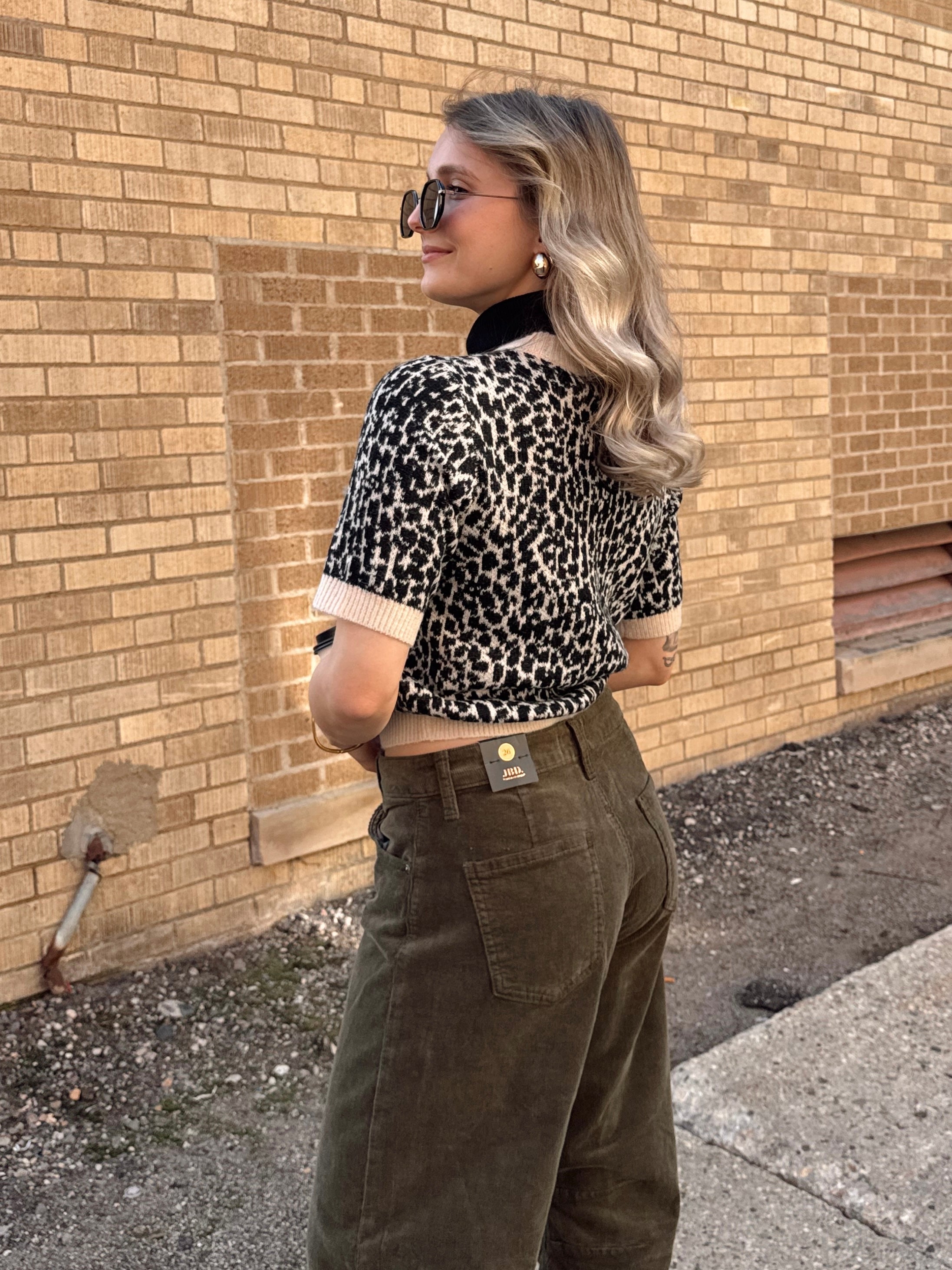 Wow Sweater - Proper