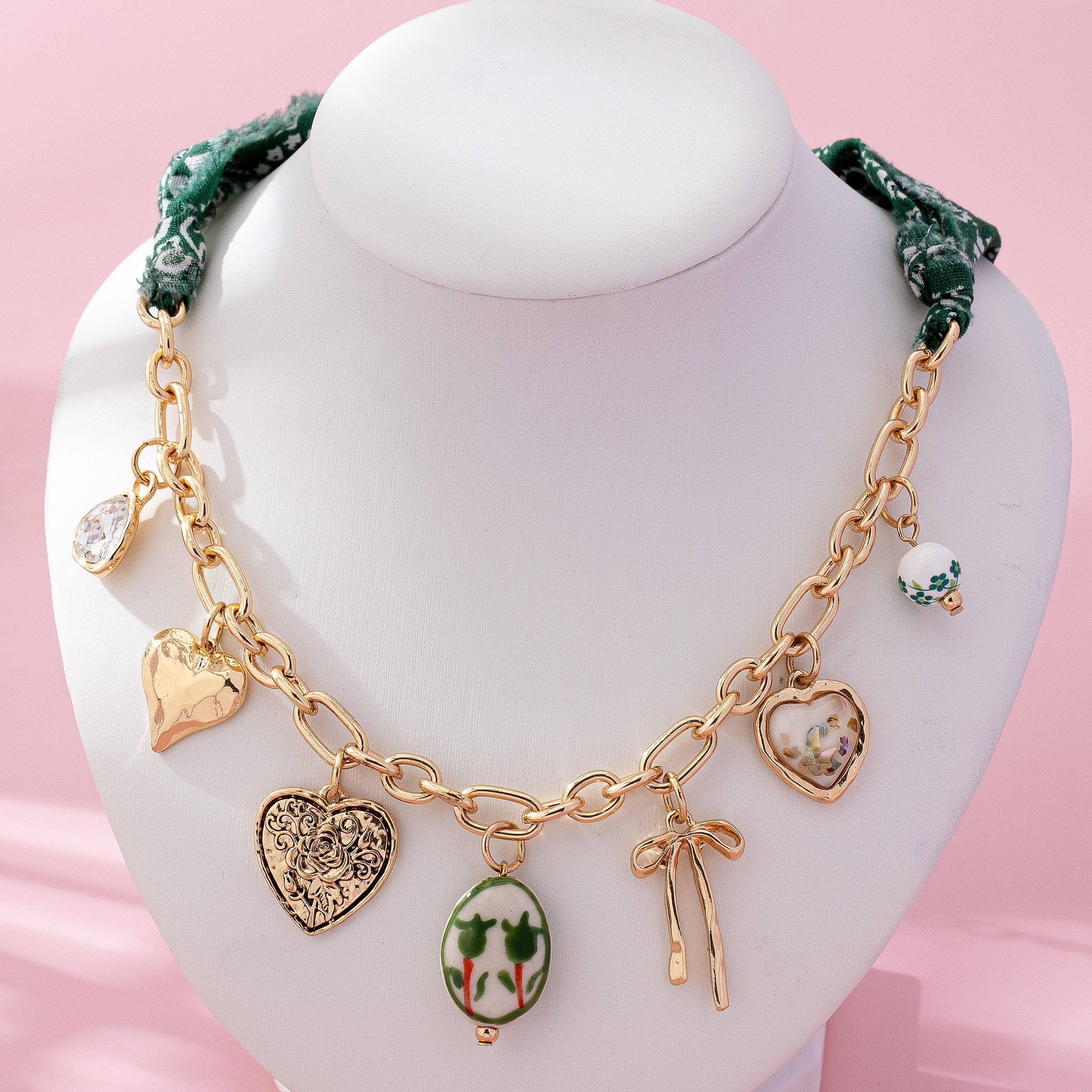 SCARF CHARM NECKLACE-PORCELAIN HEART BOW | 80N92717 - Proper