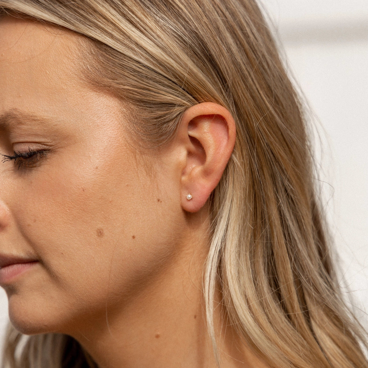 Pearl Diver Studs - Proper