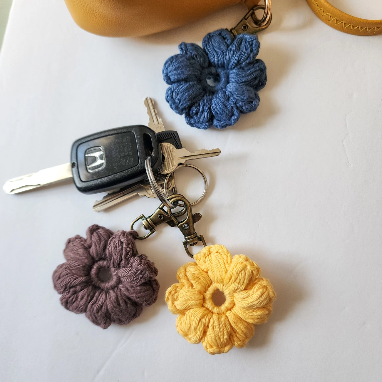 Handmade Daisy Keychain - Proper