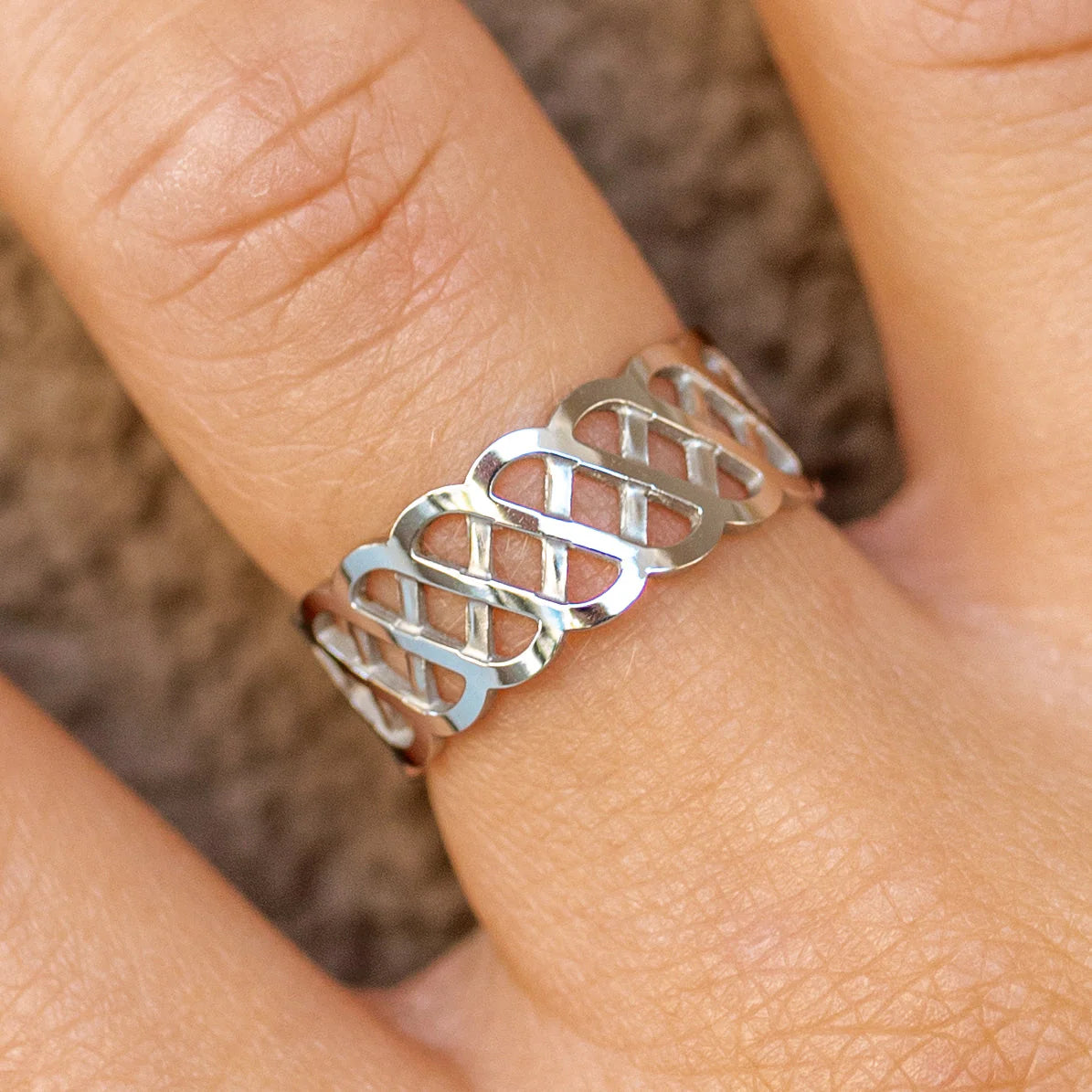 Amora Ring