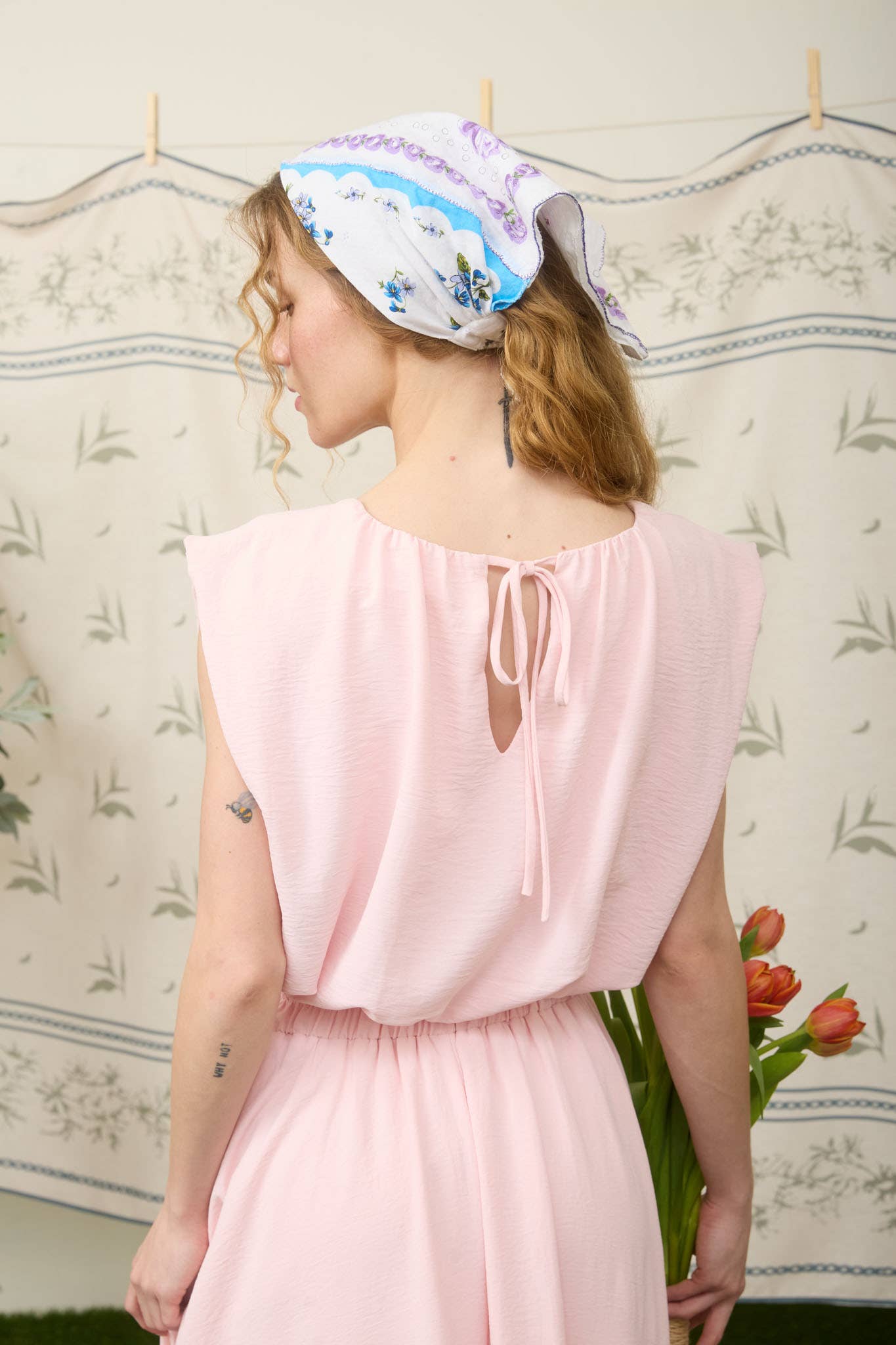 SLEEVELESS BALLOON CROP TOP - Proper