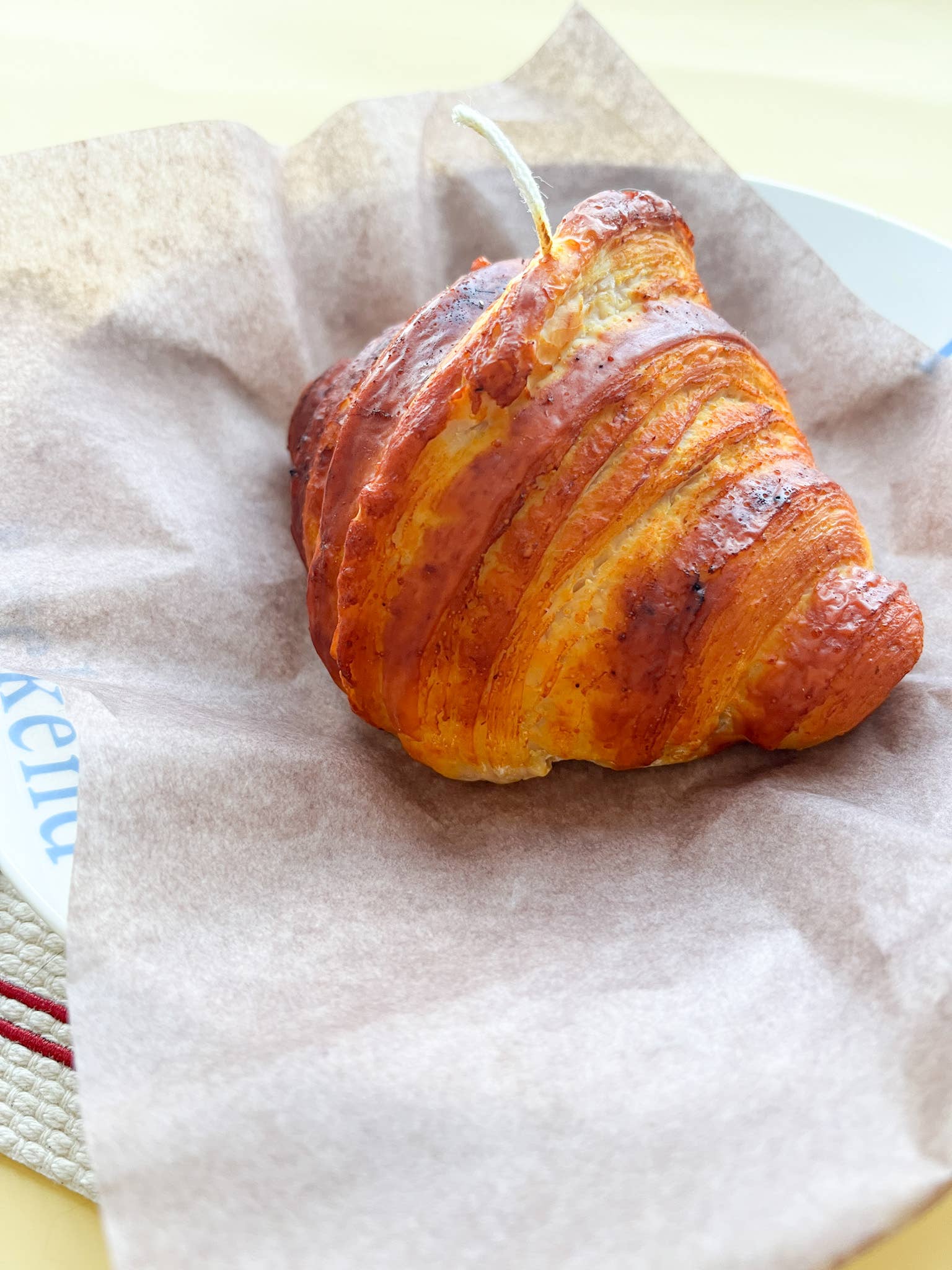 Le Grand Croissant Candle