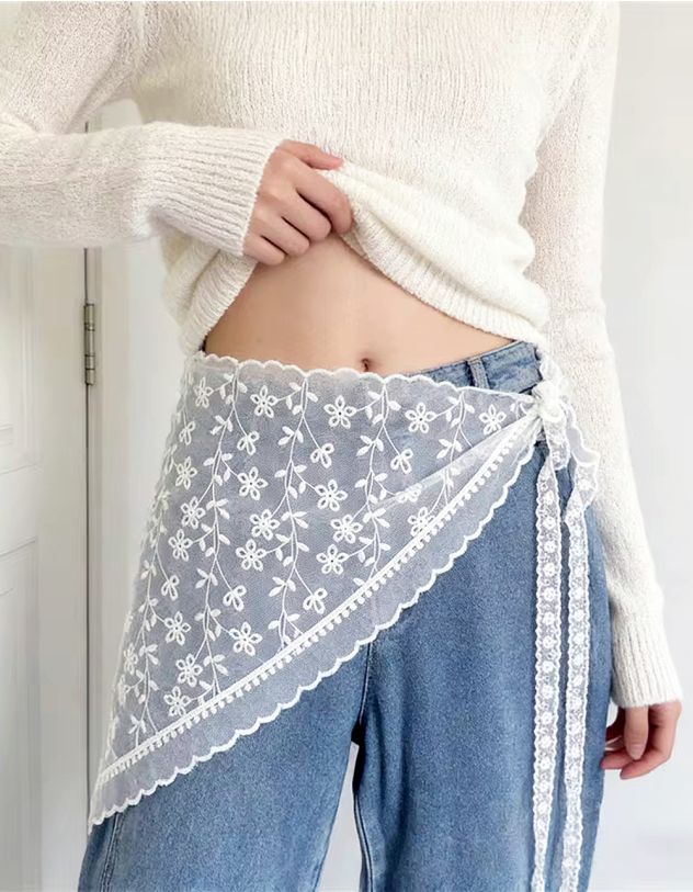 Scallop Edge Lace Hip Wrap