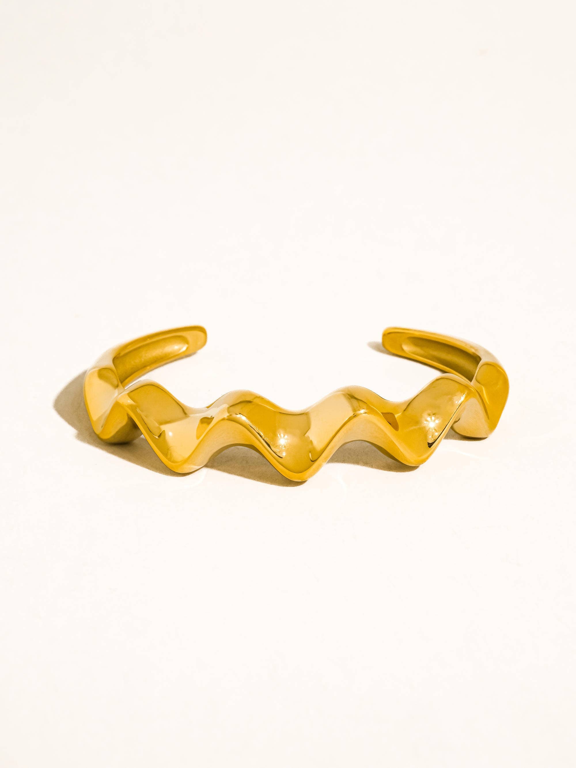Zauris Wave Cuff Bracelet