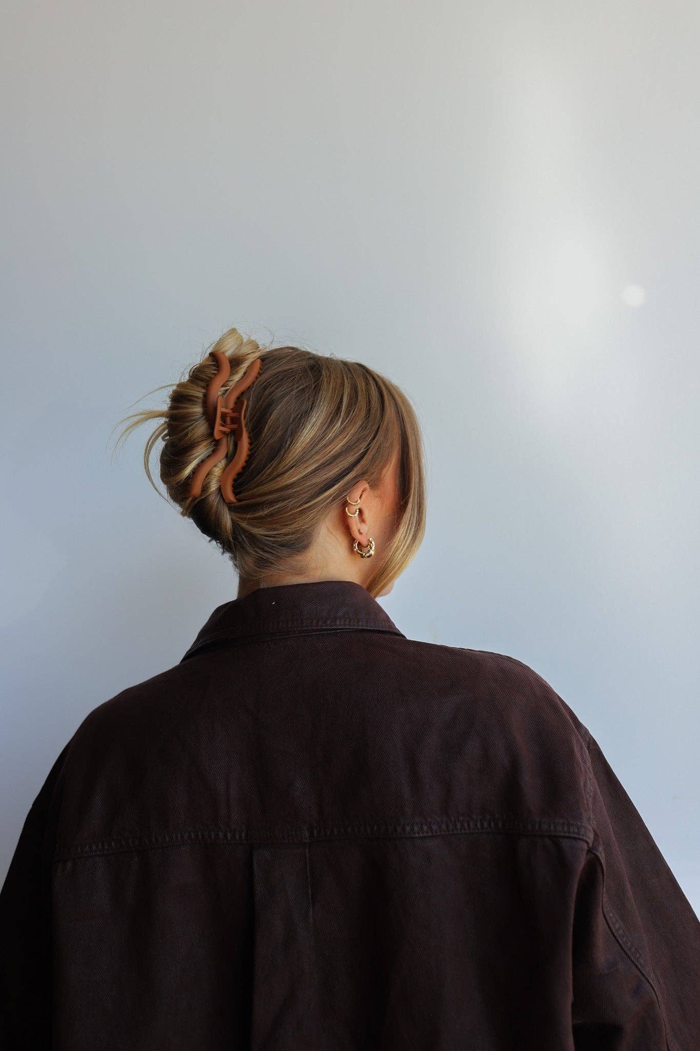 Kaxi Wavy Hold Everything Claw Clip - Proper