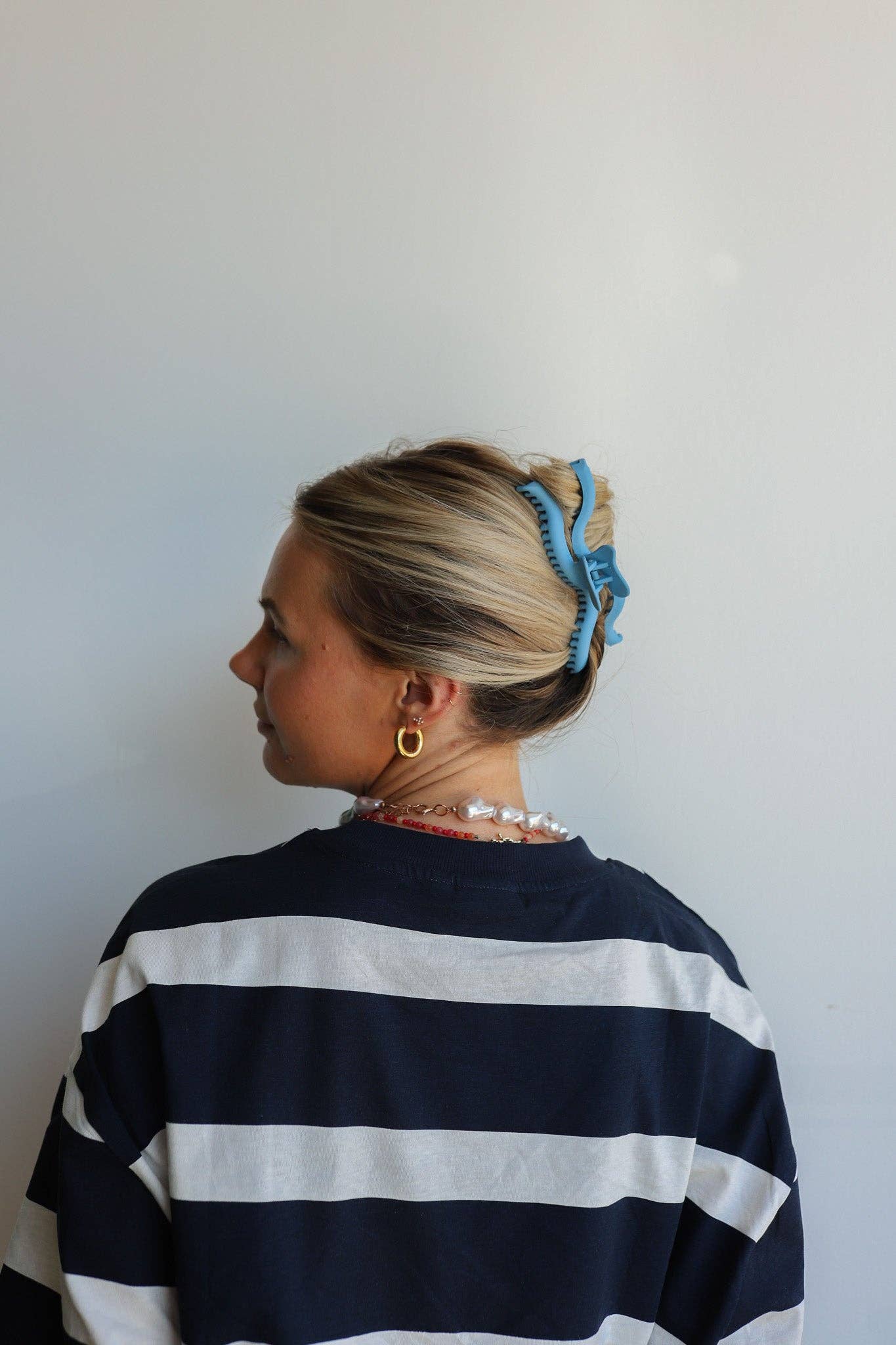 Kaxi Wavy Hold Everything Claw Clip - Proper