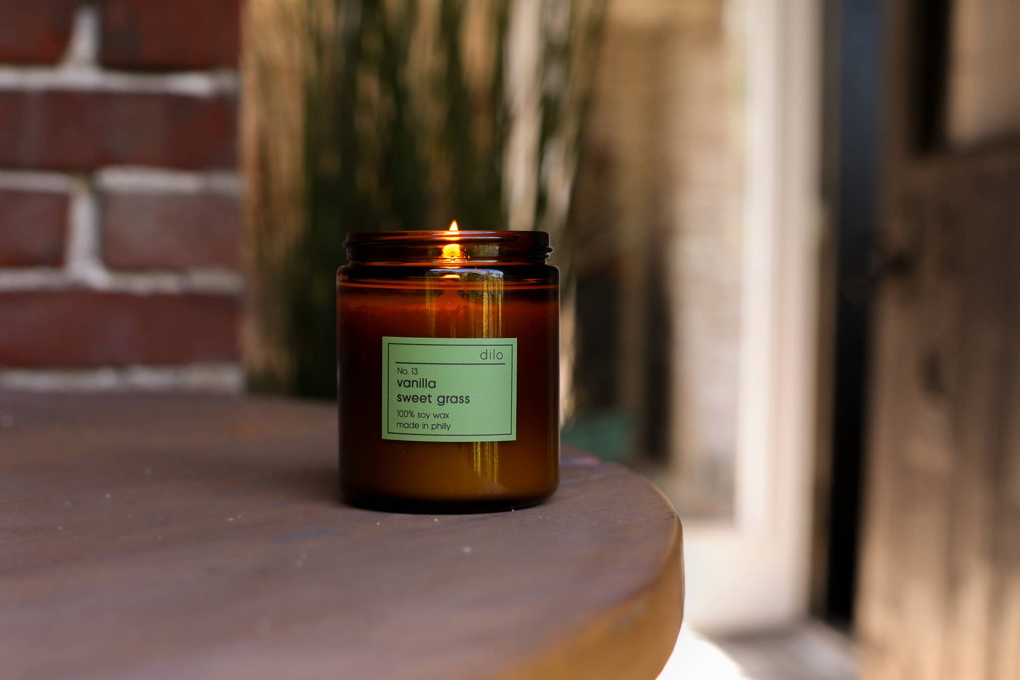 Dilo Vanilla Sweet Grass Candle