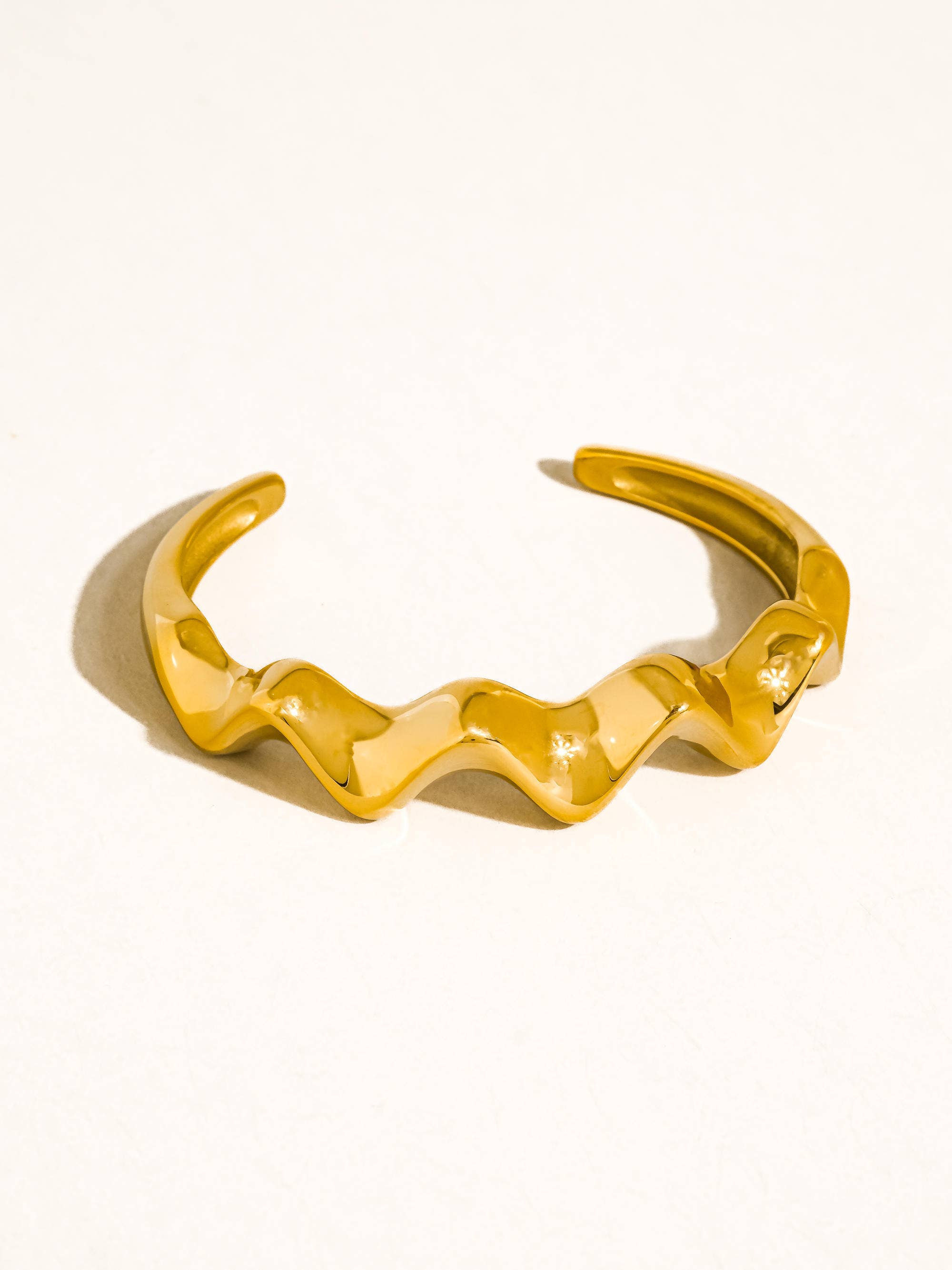 Zauris Wave Cuff Bracelet