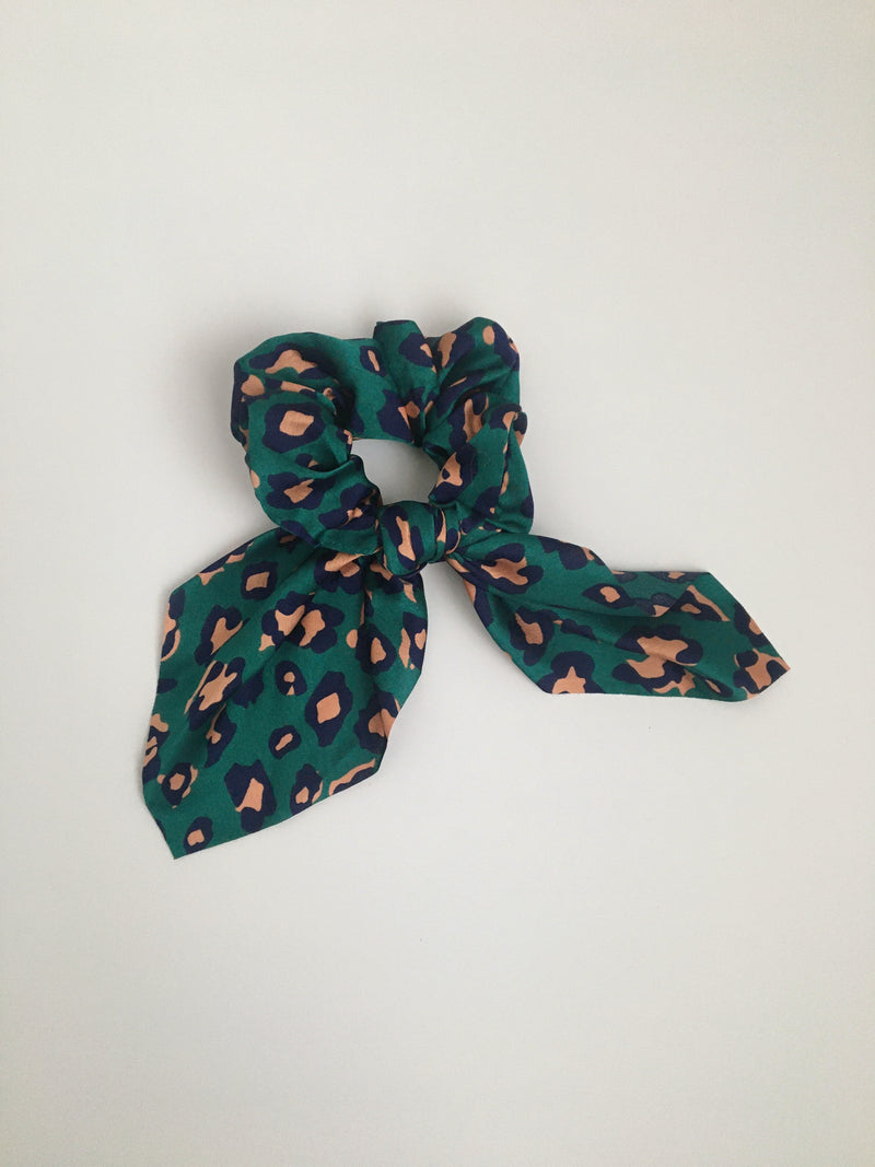 Contrast Leopard Scrunchie - Proper