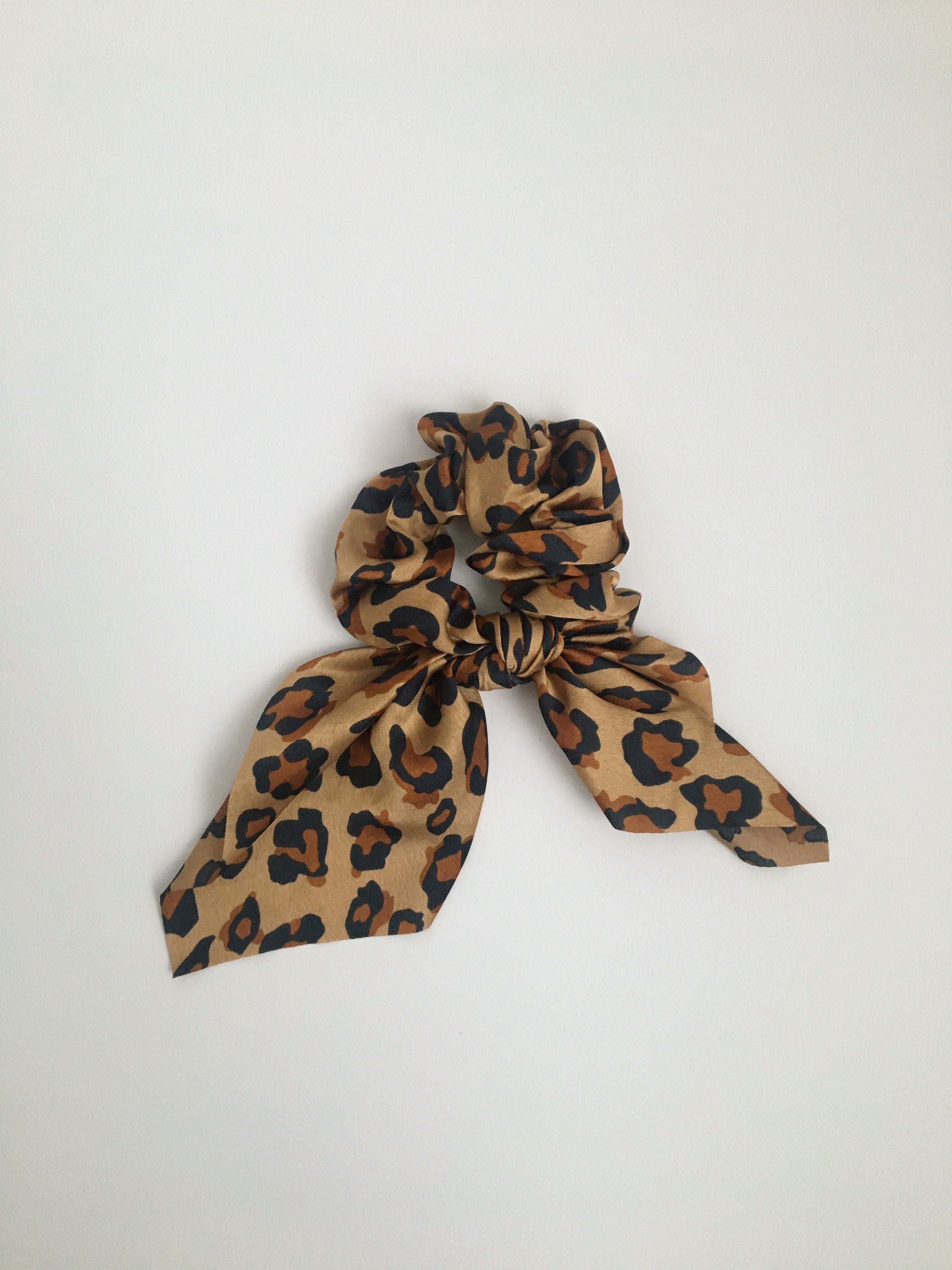 Contrast Leopard Scrunchie - Proper
