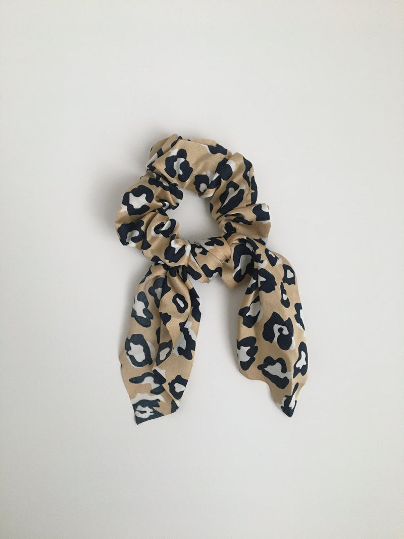 Contrast Leopard Scrunchie - Proper