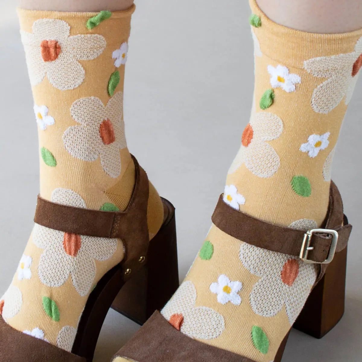 Textured Daisy Socks - Proper