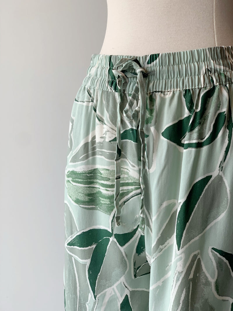 Joella Shorts - Proper